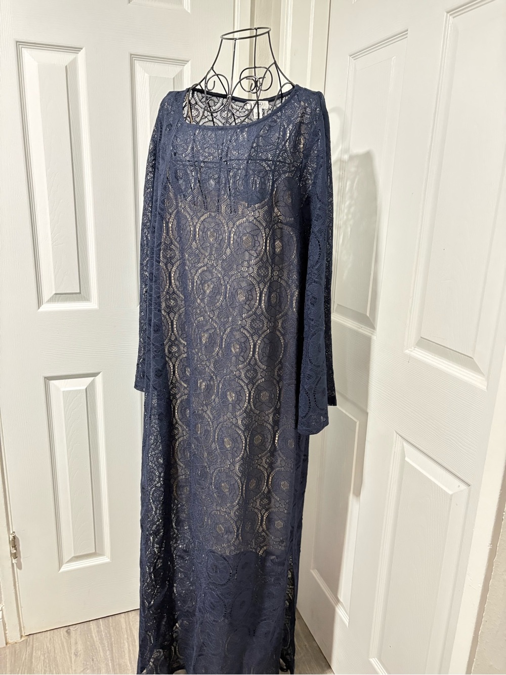 Cato Navy Lace Long-Sleeve Maxi Dress